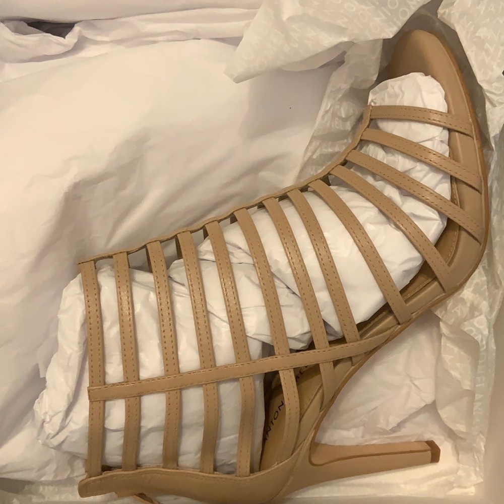 BRAND NEW! Antonio Melani caged nude heels, size 9.5